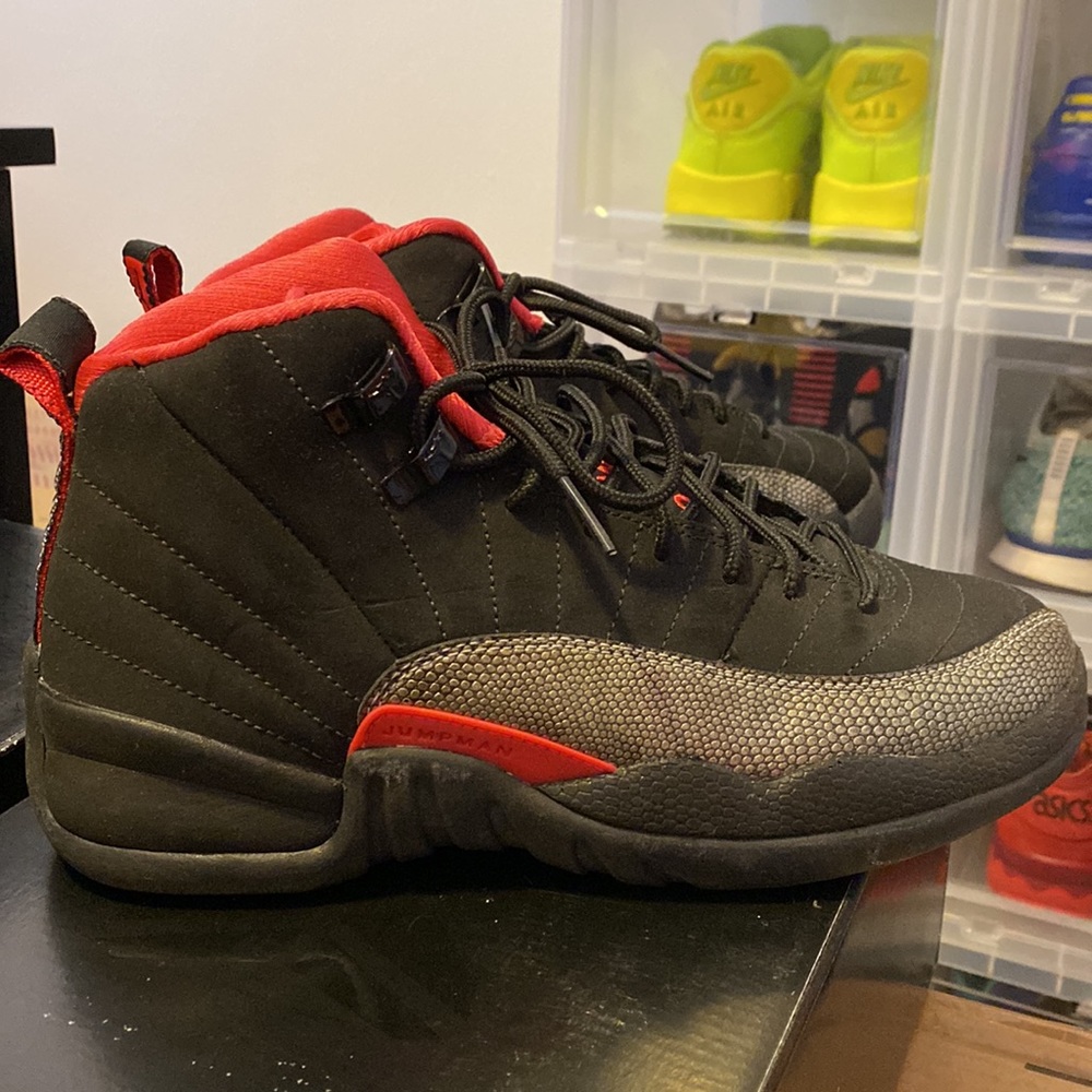 Jordan Retro 12 - Picture 3 of 5